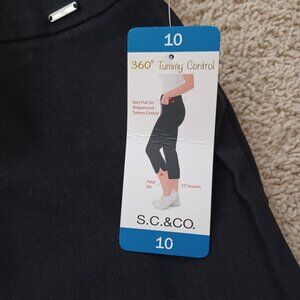 Women's Capri's, Size 10, NWT, Black